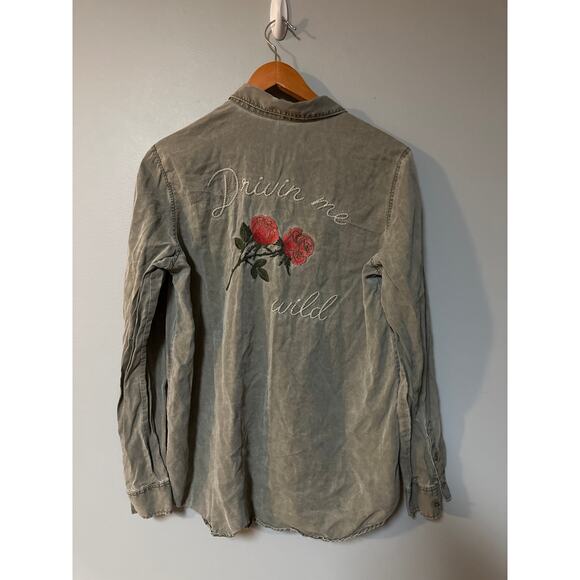 Express Women’s Olive Green Button Up Shirt Jacket Medium Embroidered Roses - Picture 1 of 6
